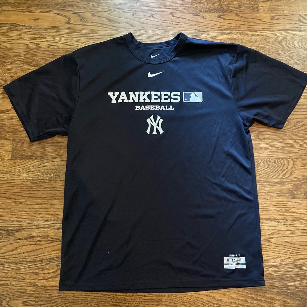 New York Yankees authentic dri fit t shirt size L